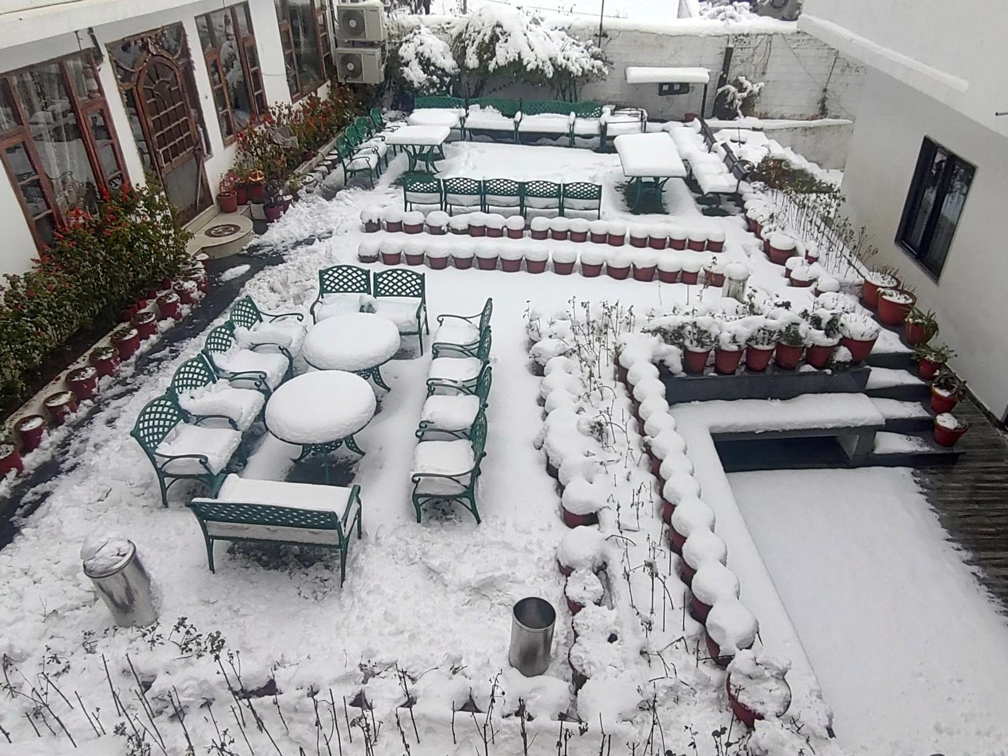 Sagrika Resort Dalhousie Exteriör bild