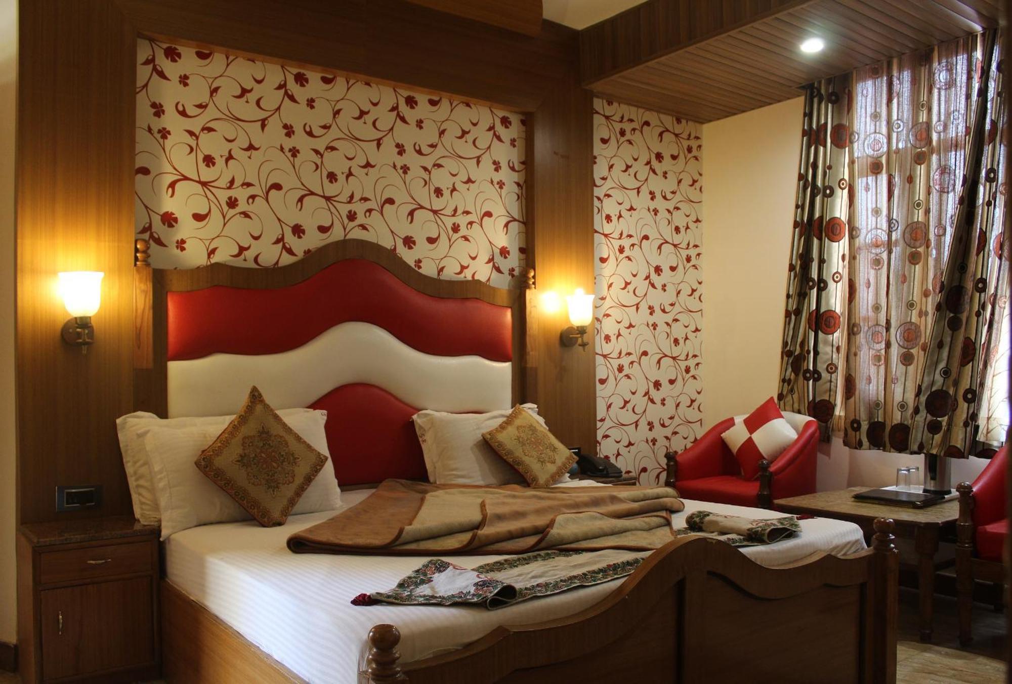 Sagrika Resort Dalhousie Exteriör bild