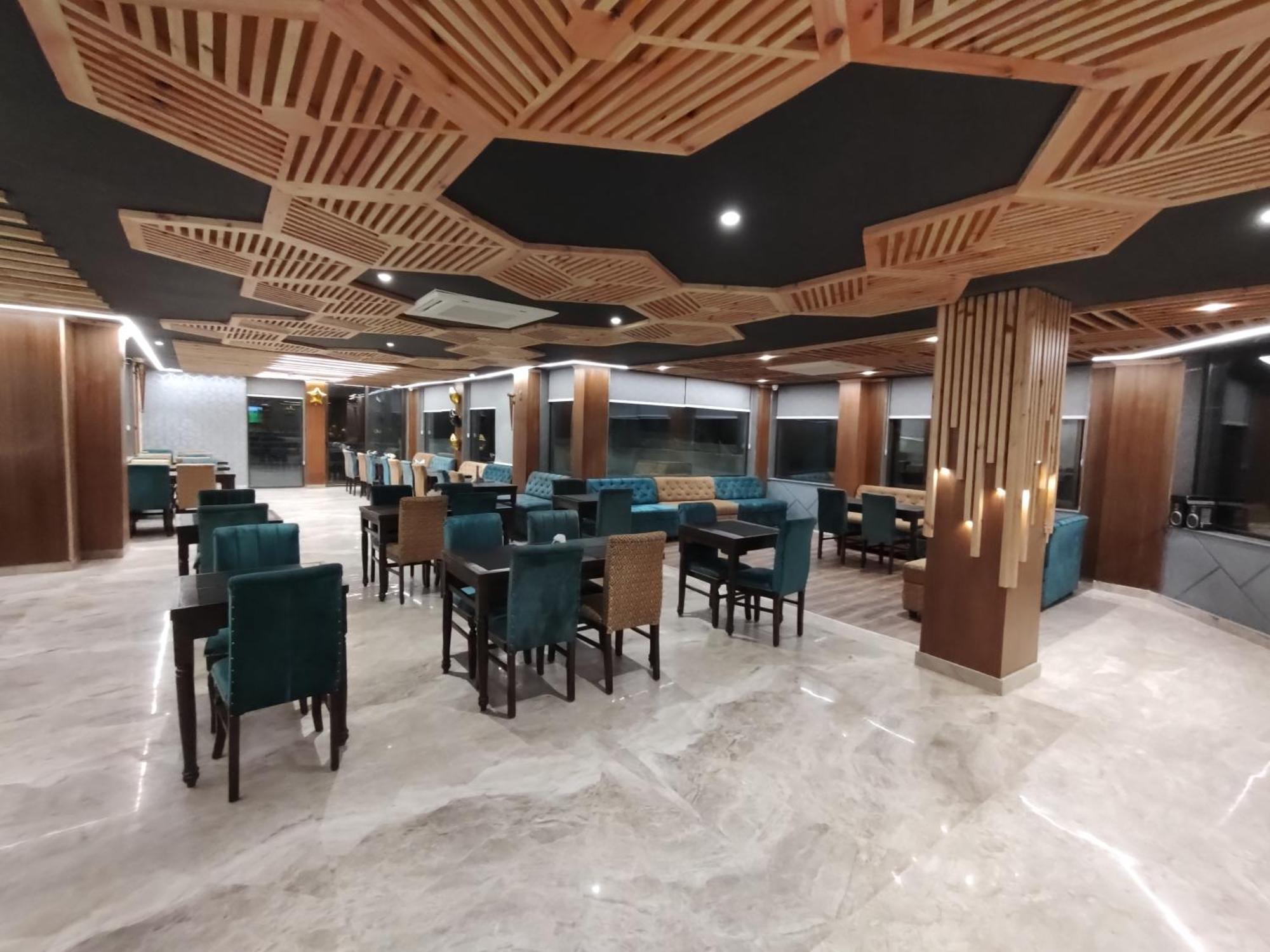 Sagrika Resort Dalhousie Exteriör bild