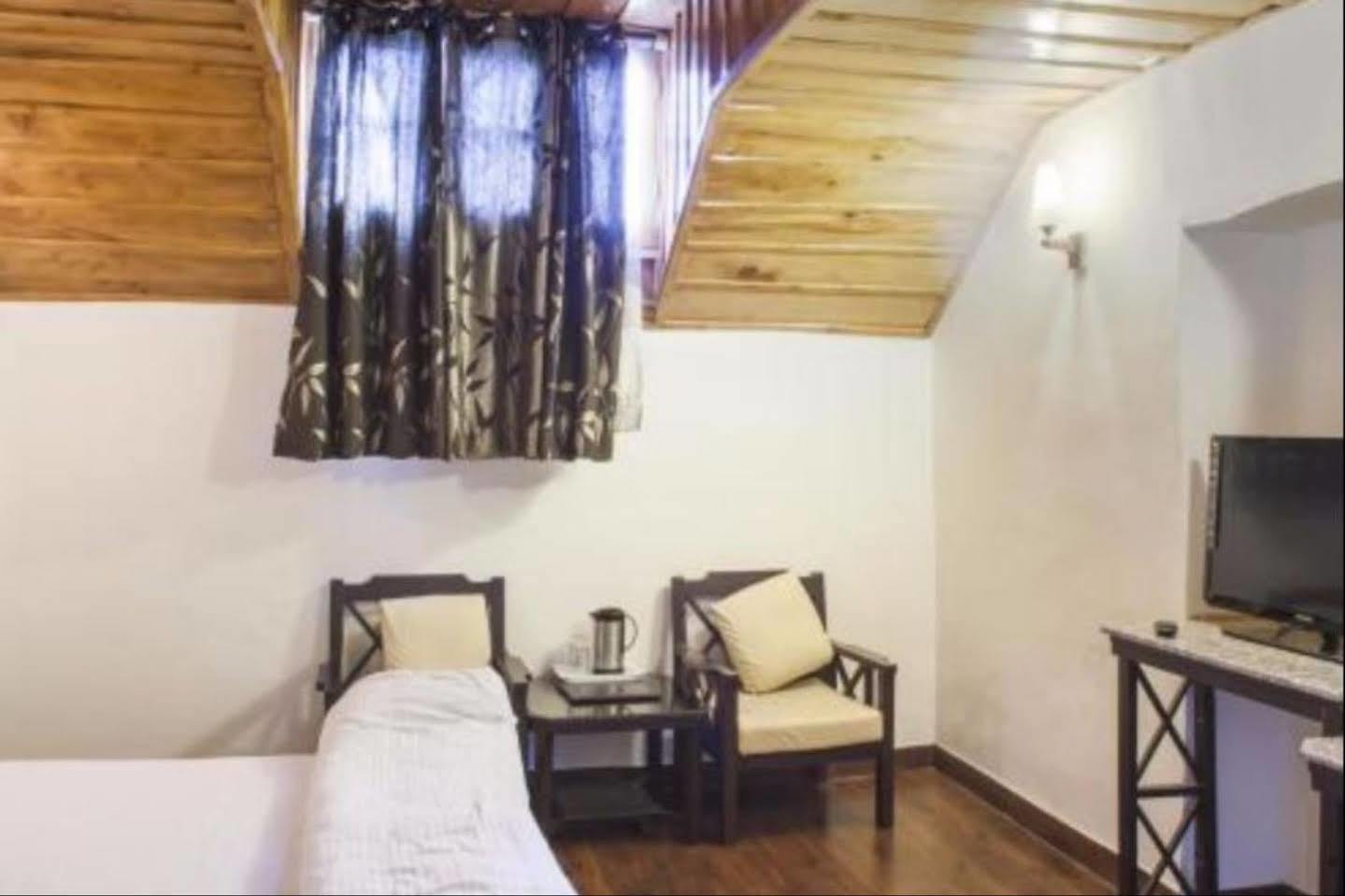 Sagrika Resort Dalhousie Exteriör bild
